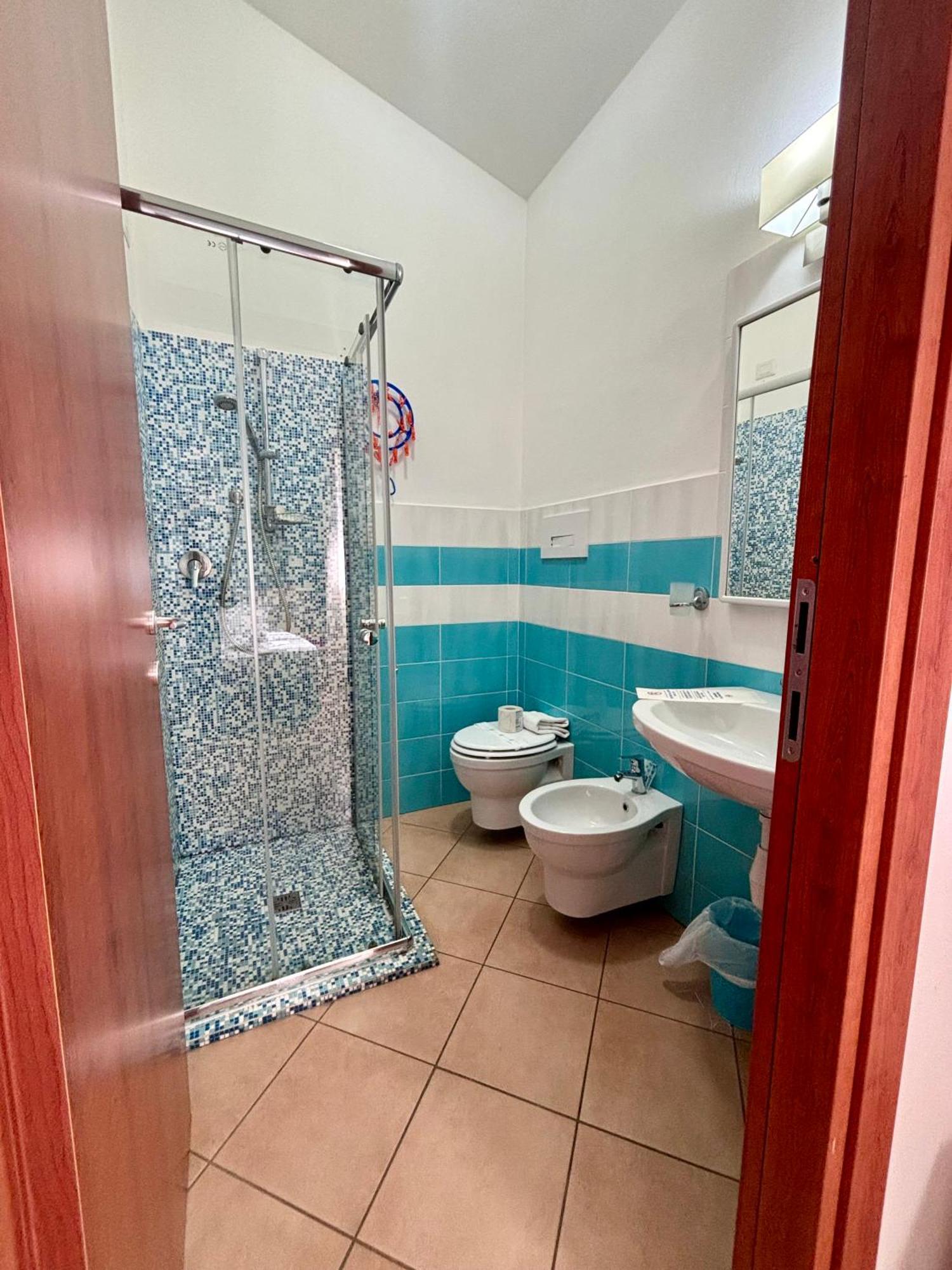 בוג'רו Hotel '904 מראה חיצוני תמונה